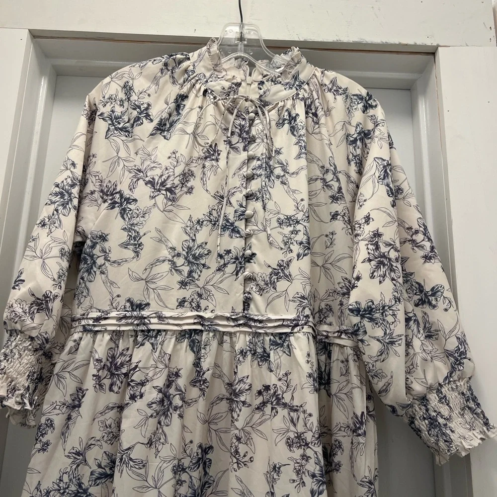 Dainty Jewells White and Blue Floral Dress - Picture 4 of 12